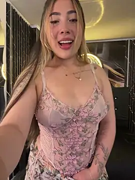 ManuelaVeeleez online show from April 21, 3:02 am