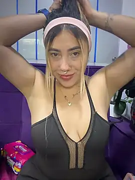 ManuelaVeeleez online show from May 28, 4:53 am