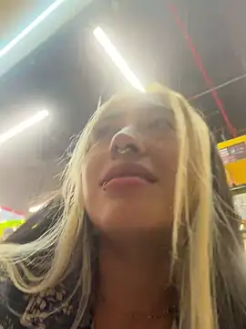 ManuelaVeeleez online show from June 20, 2:27 am