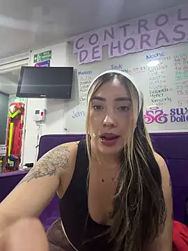 ManuelaVeeleez online show from April 17, 5:43 am