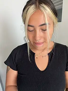 ManuelaVeeleez online show from July 8, 2:51 pm