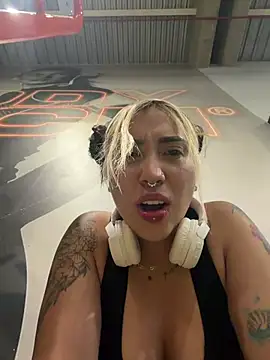 ManuelaVeeleez online show from July 16, 2:41 am