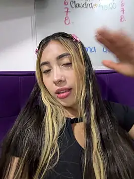 ManuelaVeeleez online show from March 31, 5:31 am