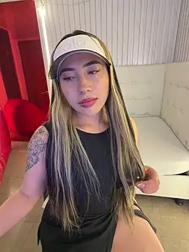 ManuelaVeeleez online show from April 18, 4:26 am