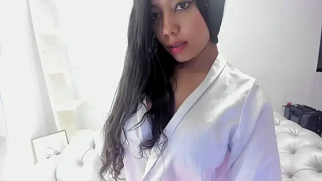 KoralCruz  online show from March 6, 1:50 pm