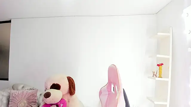 KoralCruz  online show from March 28, 2:51 pm