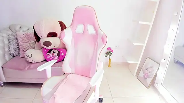 KoralCruz  online show from March 21, 2:10 pm