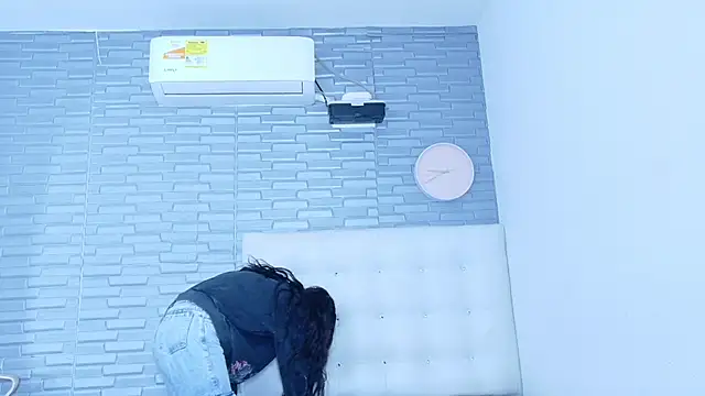 pervert shydoll1 online show from April 3, 3:02 am