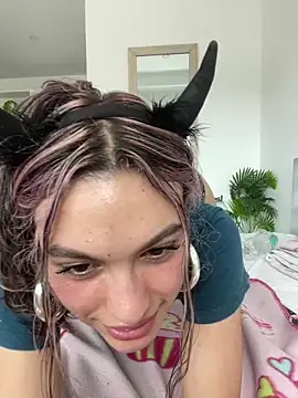 Snapshot of SweetCherry__ chatting on June 6, 7:52 pm SweetCherry online show from June 6, 7:52 pm