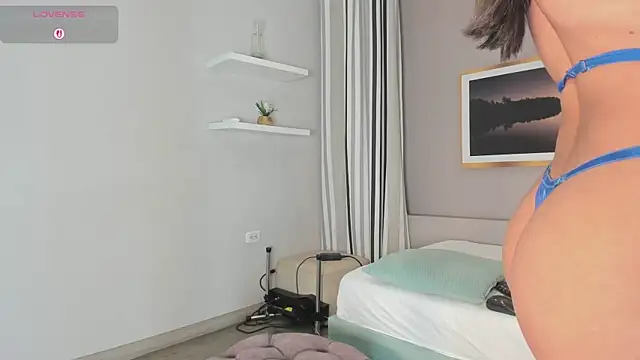 Adri Silva online show from April 15, 1:37 pm