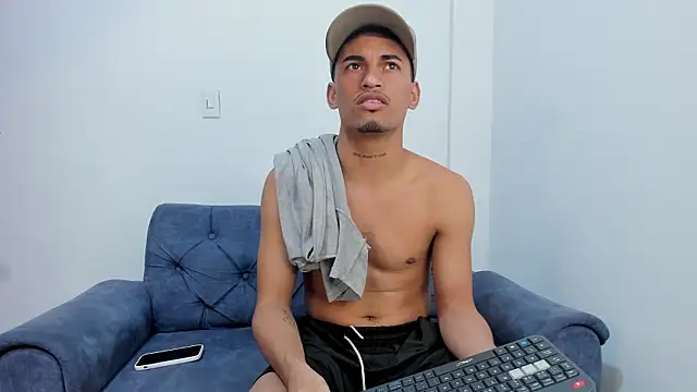 Snapshot of Ares_DAMM chatting on March 6, 7:20 pm Ares DAMM online show from March 6, 7:20 pm
