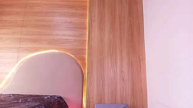 kiara lp online show from April 18, 3:09 am