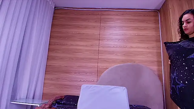 kiara lp online show from June 12, 3:04 am