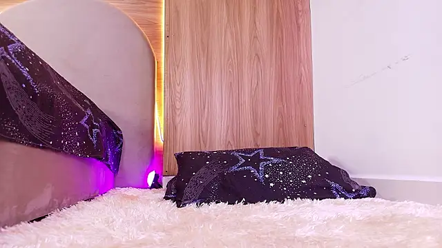 kiara lp online show from March 25, 3:17 am