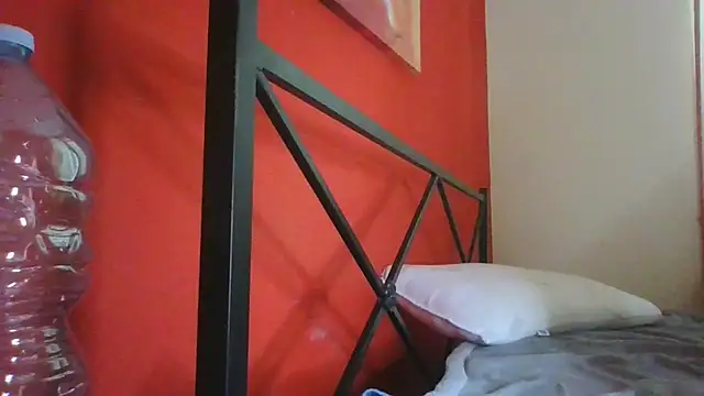 Snapshot of Emilyvuxa chatting on May 17, 3:56 pm Emilyvuxa online show from May 17, 3:56 pm