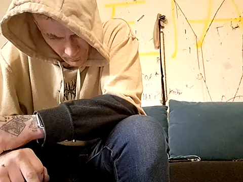 AWolf92 online show from May 11, 1:29 am