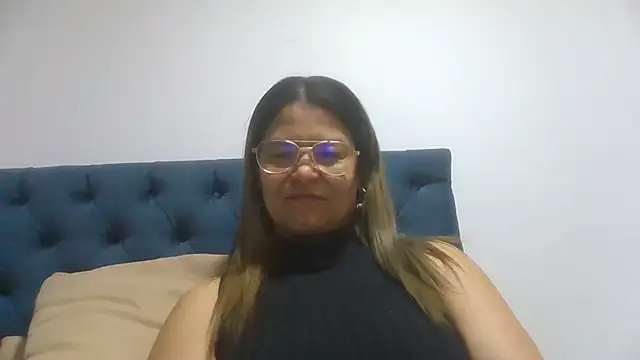 Jiwon Han online show from April 12, 11:08 pm