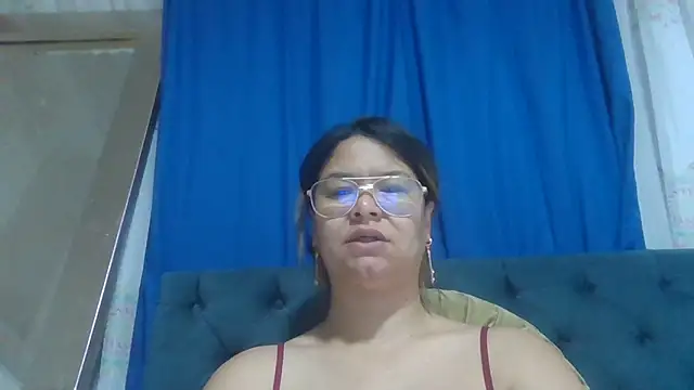 Jiwon Han online show from April 29, 11:55 pm