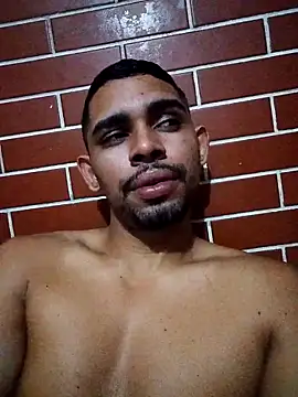 Snapshot of hugoafricano chatting on March 18, 12:14 am hugoafricano online show from March 18, 12:14 am