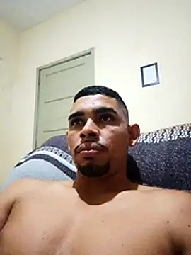Snapshot of hugoafricano chatting on March 8, 9:29 pm hugoafricano online show from March 8, 9:29 pm