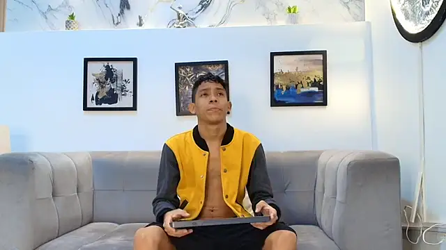 SKINNY BOYXXX online show from April 14, 7:13 am