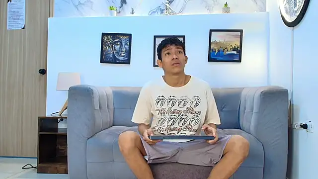 SKINNY BOYXXX online show from March 28, 7:20 am