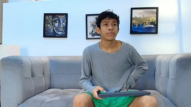 SKINNY BOYXXX online show from April 3, 7:15 am