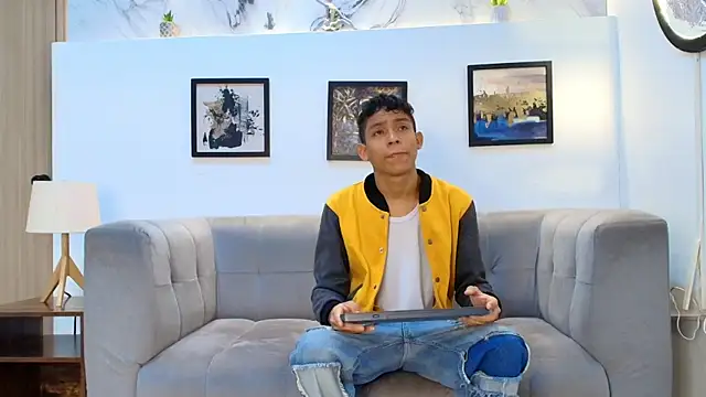 SKINNY BOYXXX online show from April 12, 7:22 am