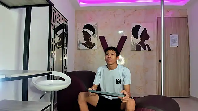 SKINNY BOYXXX online show from March 25, 7:30 am