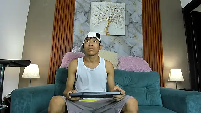 SKINNY BOYXXX online show from March 12, 7:12 am