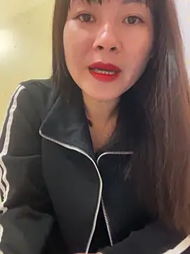 Little Muse78 online show from May 4, 1:09 am