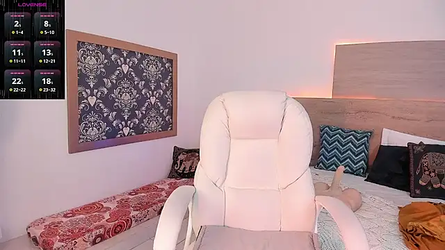  Azahaaraa  online show from April 10, 3:13 am