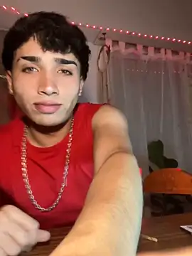 Lucasss2204 online show from May 13, 1:56 am