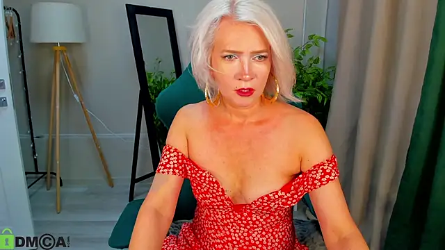 Snapshot of Ledi_Luna chatting on June 11, 8:44 am Ledi Luna online show from June 11, 8:44 am