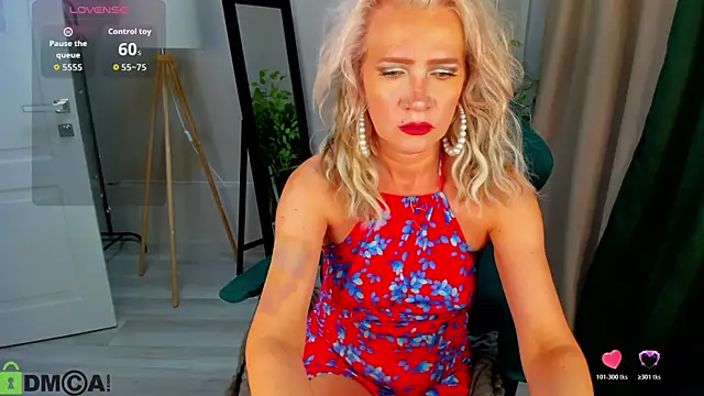 Snapshot of Ledi_Luna chatting on June 12, 8:34 am Ledi Luna online show from June 12, 8:34 am