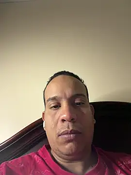 Snapshot of latinocaliente94 chatting on March 3, 6:42 am latinocaliente94 online show from March 3, 6:42 am