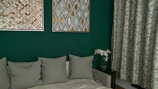 SkinnyNatty online show from April 2, 3:46 am