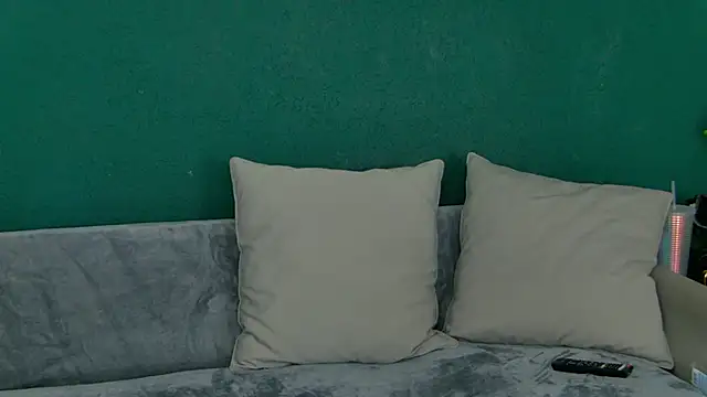Snapshot of SkinnyNatty chatting on June 18, 4:00 am SkinnyNatty online show from June 18, 4:00 am