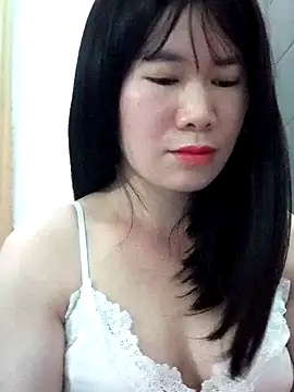 Snapshot of Bondgirl_9 chatting on June 11, 5:10 pm Bondgirl 9 online show from June 11, 5:10 pm