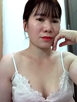 Snapshot of Bondgirl_9 chatting on May 31, 7:58 am Bondgirl 9 online show from May 31, 7:58 am