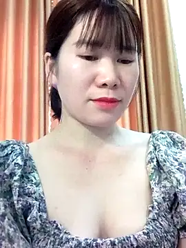 Snapshot of Bondgirl_9 chatting on May 22, 5:16 am Bondgirl 9 online show from May 22, 5:16 am