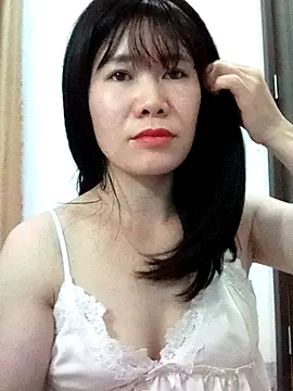Snapshot of Bondgirl_9 chatting on June 7, 7:08 pm Bondgirl 9 online show from June 7, 7:08 pm