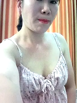 Bondgirl 9 online show from May 8, 5:55 am