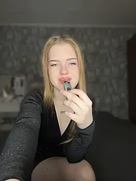 KayShaw online show from April 10, 5:25 am