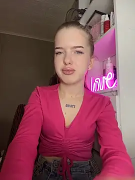 Snapshot of KayShaw chatting on March 4, 6:10 am KayShaw online show from March 4, 6:10 am