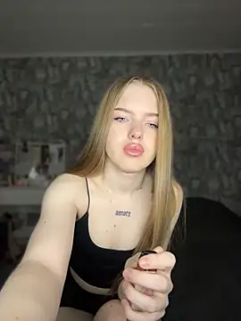 KayShaw online show from April 15, 3:34 am