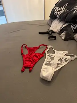 Snapshot of Princess261 chatting on March 3, 8:10 am Princess261 online show from March 3, 8:10 am