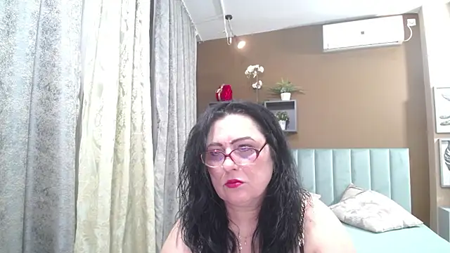 ValerieSmiths online show from March 8, 7:44 am