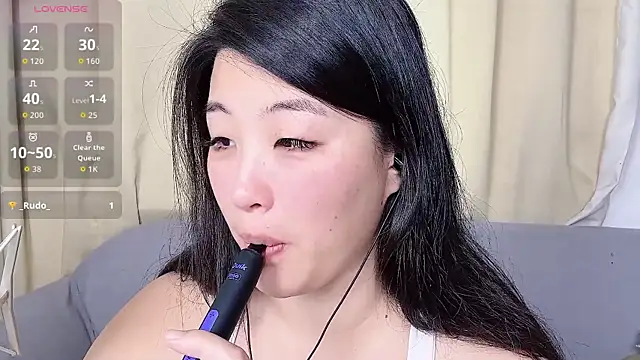 Tavie1744 online show from April 16, 12:00 am