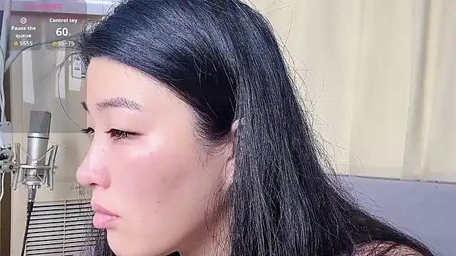 Tavie1744 online show from April 9, 11:44 pm